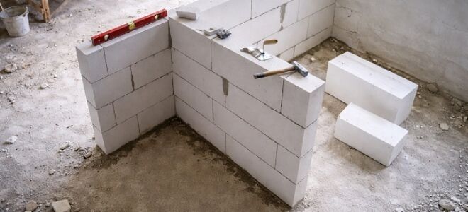 Стены из газобетонных блоков в квартире: когда легкость становится проблемой